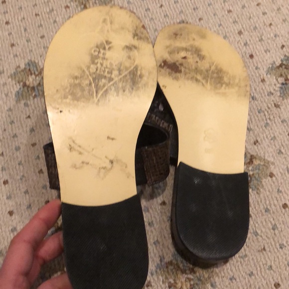 Sandals - Picture 2 of 7